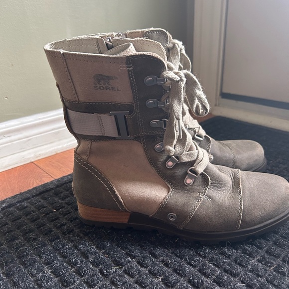Sorel Boots - Picture 2 of 6